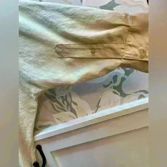 Grade&gather Button-up Batwing Hi Low Blouse, Size Medium - Picture 5 of 8